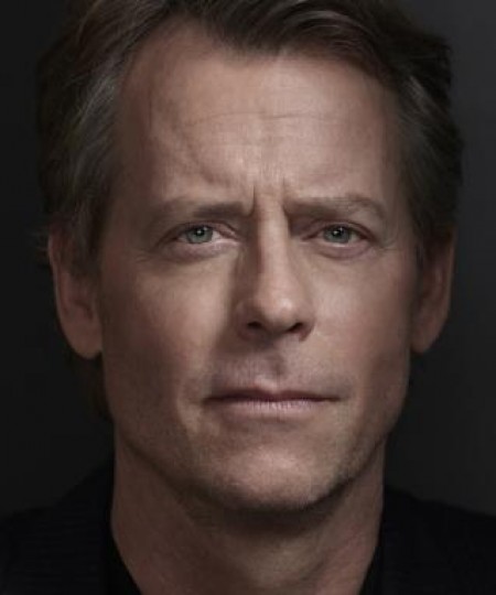 Greg Kinnear