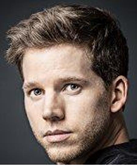 Stark Sands