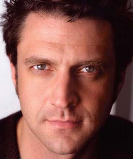 Raul Esparza