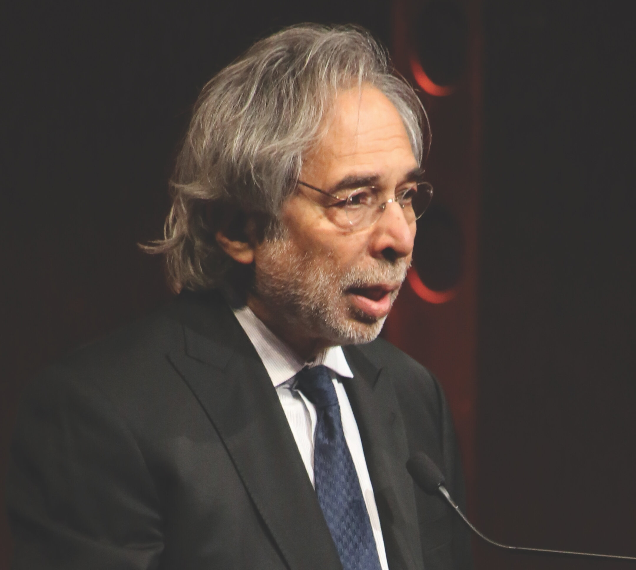 Image of Theatre for a New Audience founder Jeffrey Horowitz to retire article